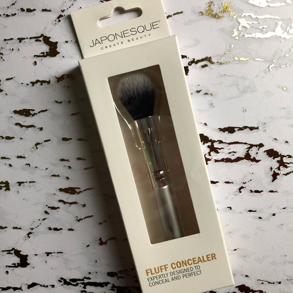 japonesque fluff concealer brush